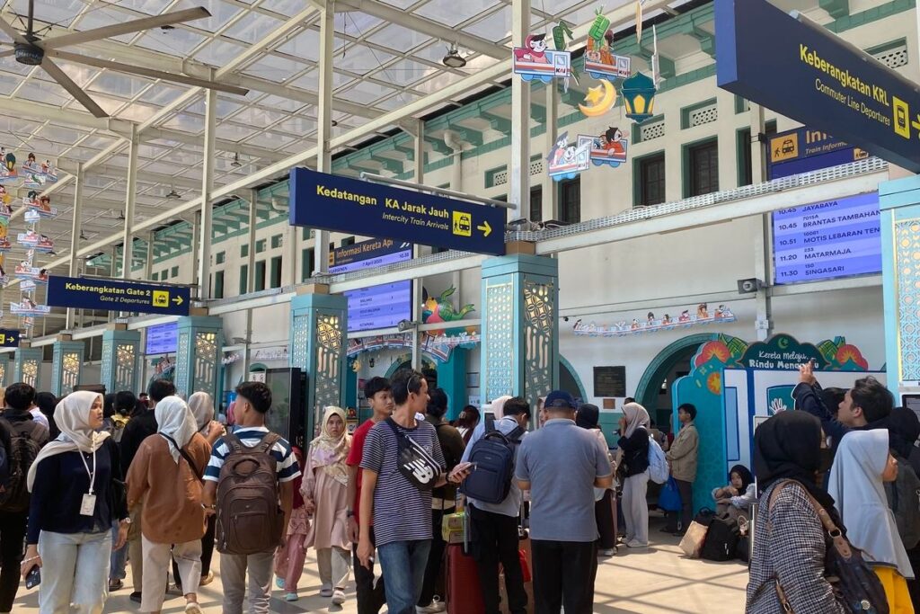 KAI-10-Stasiun-2