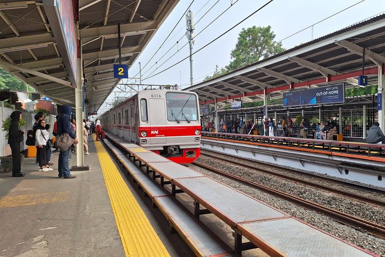 KAI-107-Tahun-Stasiun-Manggarai-3-4